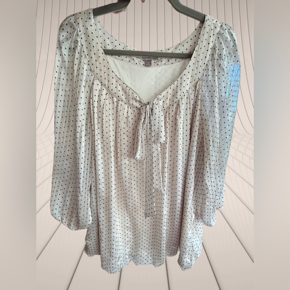 So pretty ..Roz & Ali warm cream color and black dots Blouse! - Picture 7 of 7